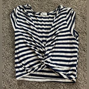 Blue S. Twisted Top